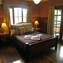 Champagne Room - Bedroom
